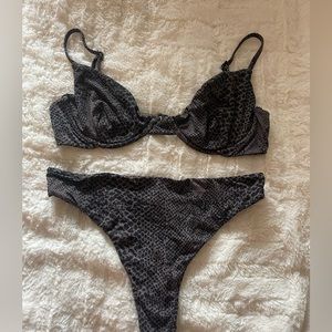 Acacia Black Snake Set